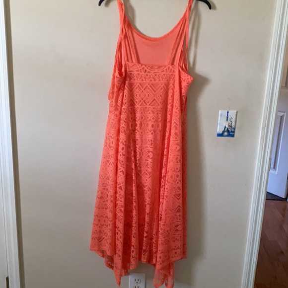 Peach dress sheer overlay - Picture 2 of 2